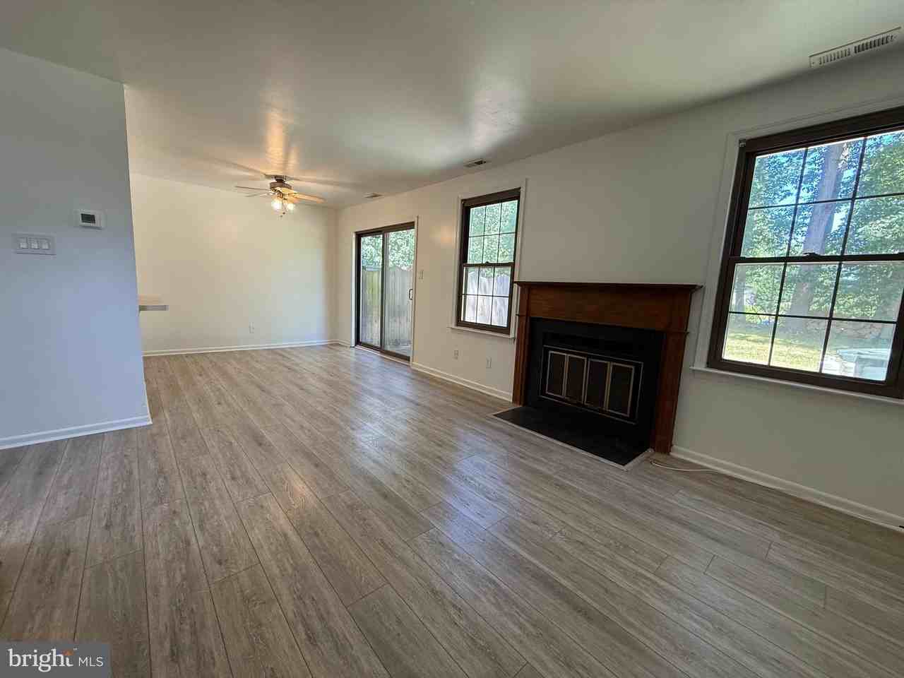 343 Brookdale Blvd - Photo 2 of 17