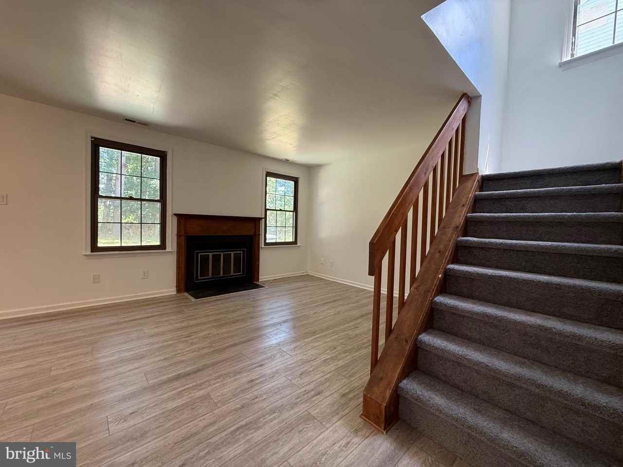 343 Brookdale Blvd - Photo 3 of 17