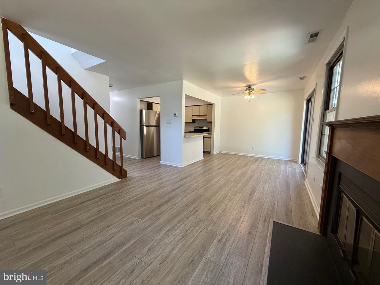 343 Brookdale Blvd - Photo 4 of 17