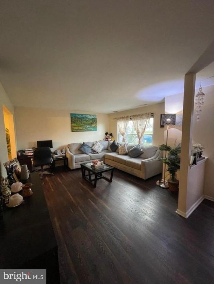 2019 Chatham Dr - Photo 3 of 13