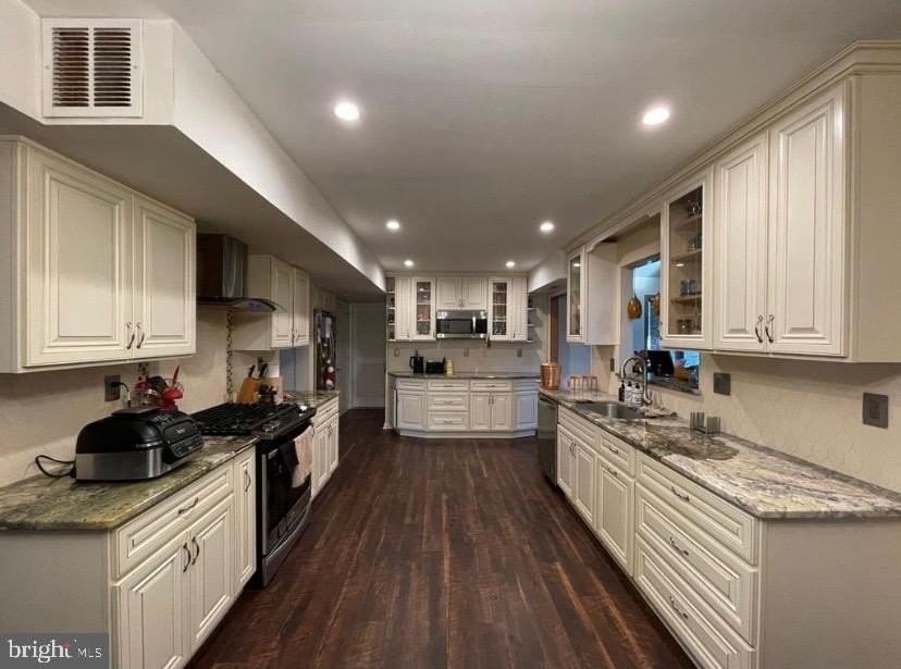 2019 Chatham Dr - Photo 5 of 13