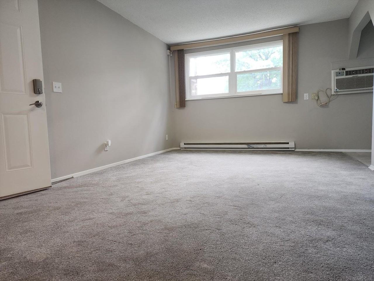 406 Circle Dr ##A - Photo 3 of 9