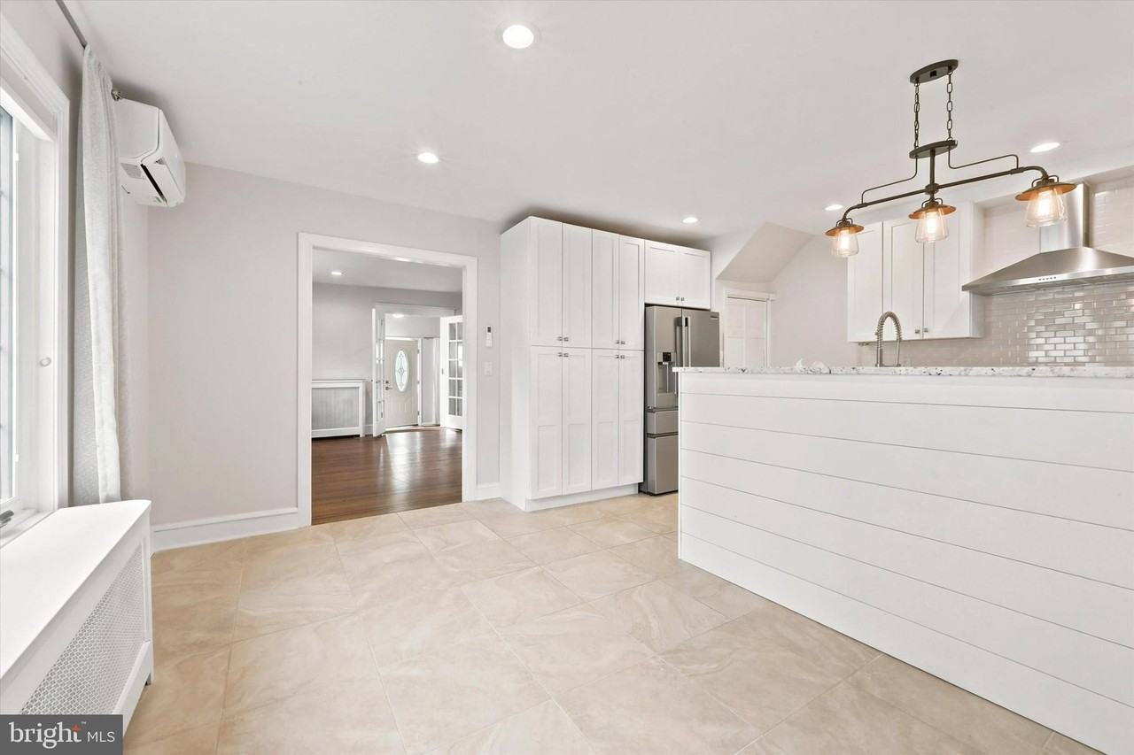 204 Harding Ave - Photo 6 of 23