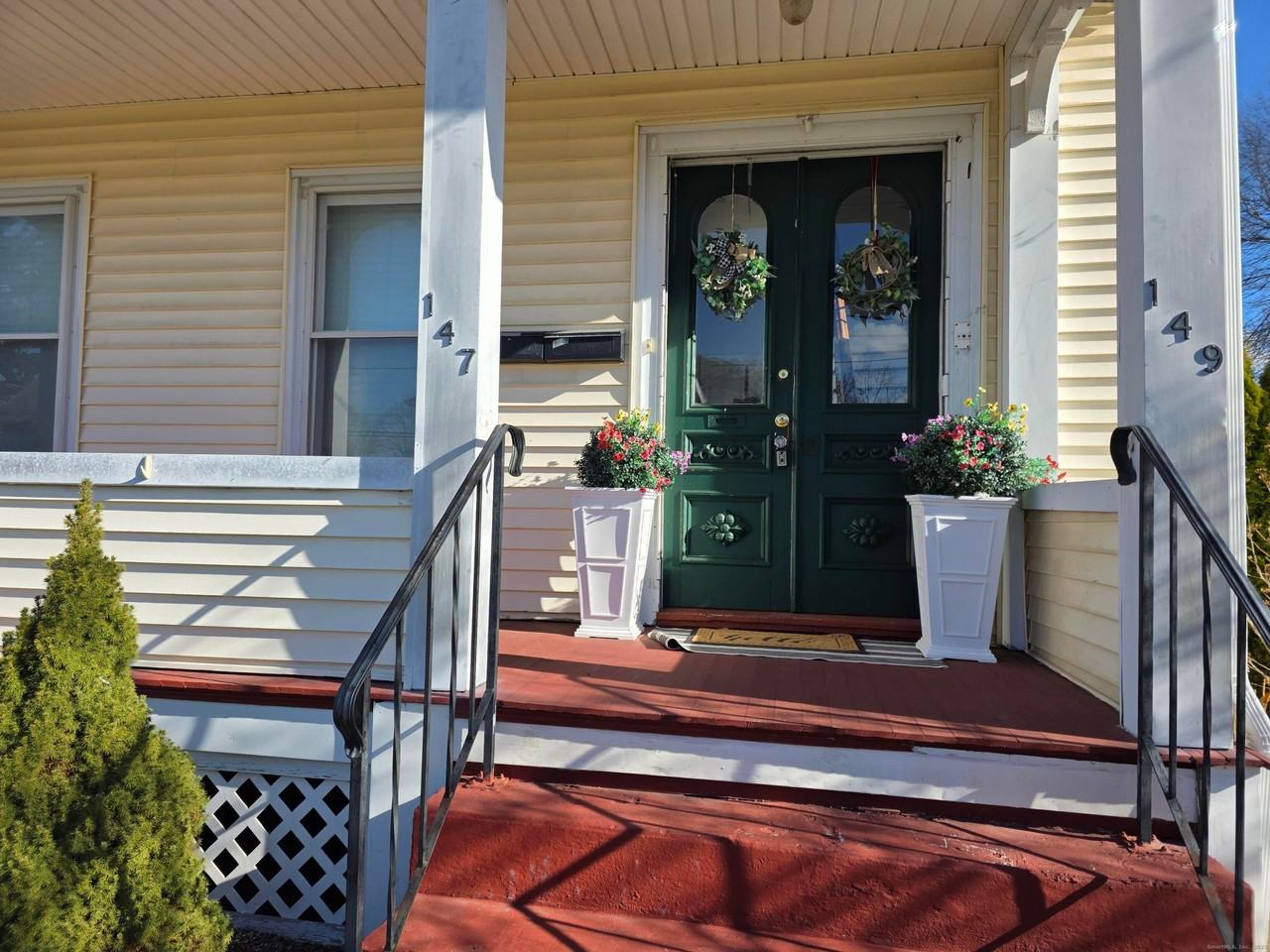 147 Pearl St - Photo 3 of 16