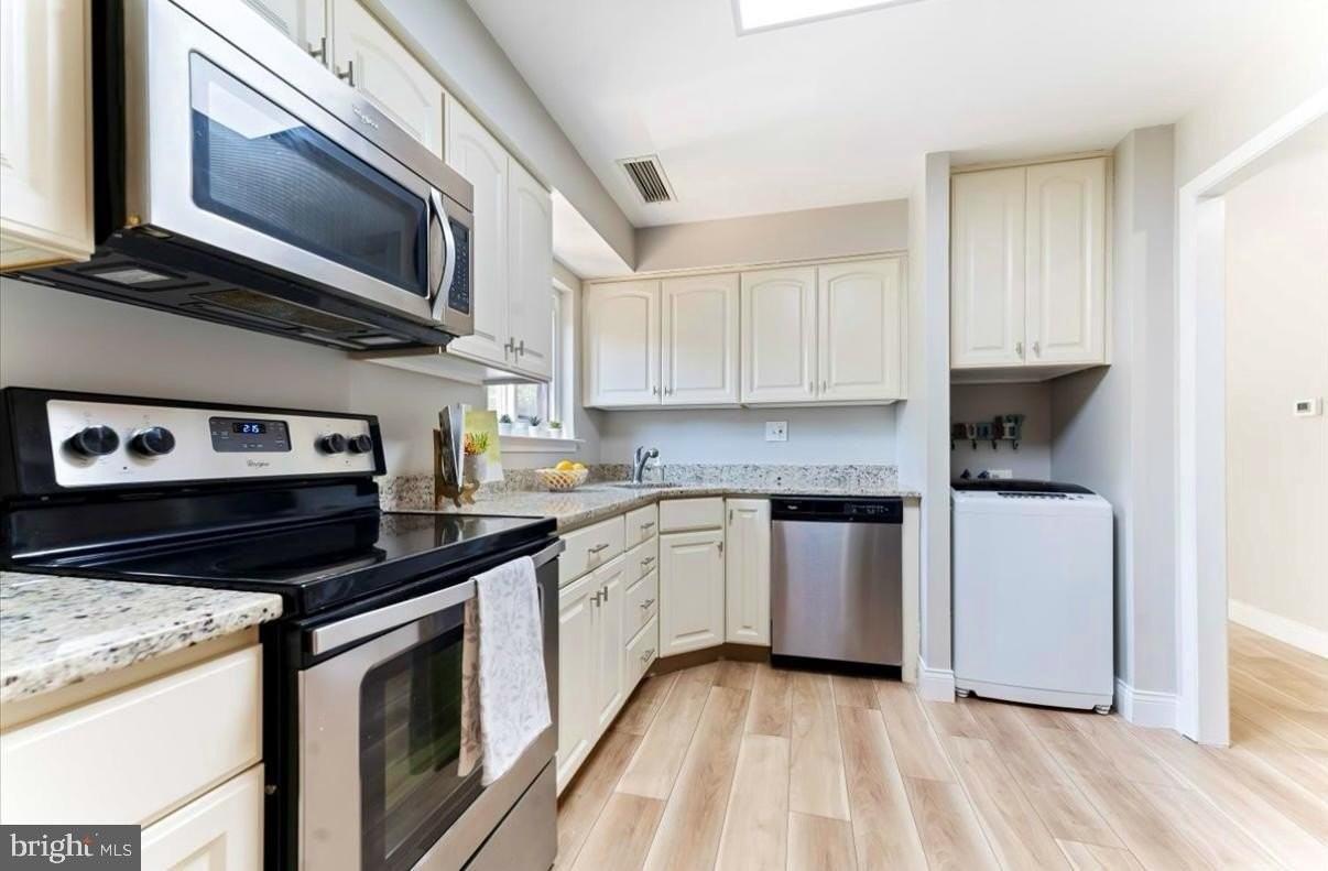 1750 Oakwood Ter #16C - Photo 5 of 37