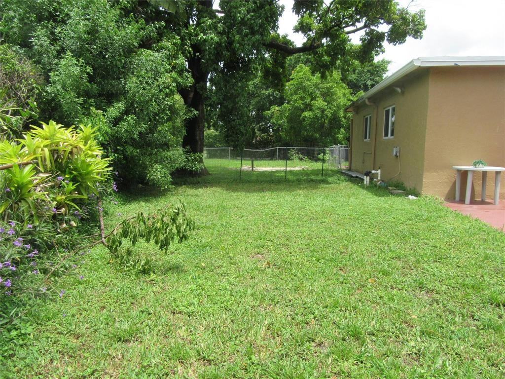 4100 Nw 110th Ave - Photo 2 of 13