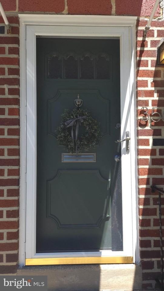 356 Krams Ave - Photo 6 of 40