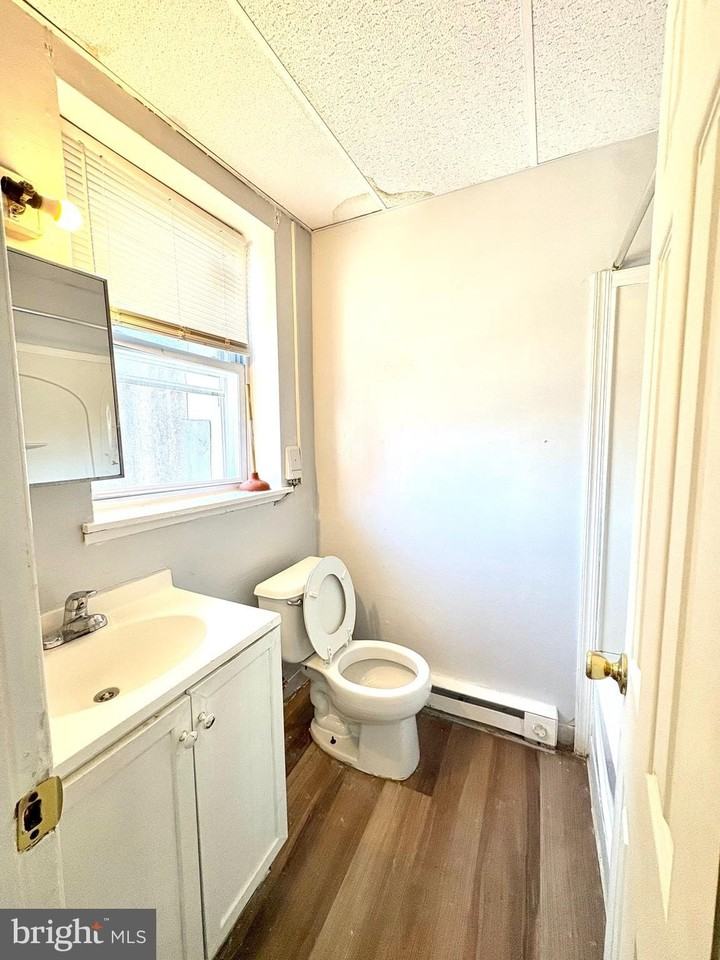 2097 Bridge St #2 - Photo 2 of 7