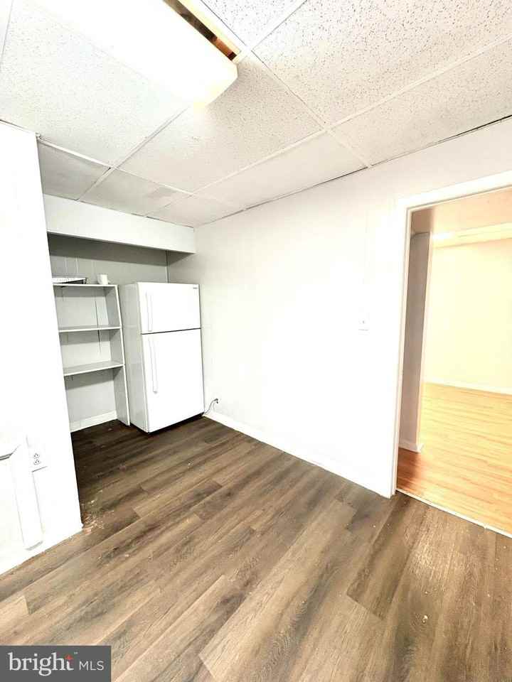 2097 Bridge St #2 - Photo 4 of 7