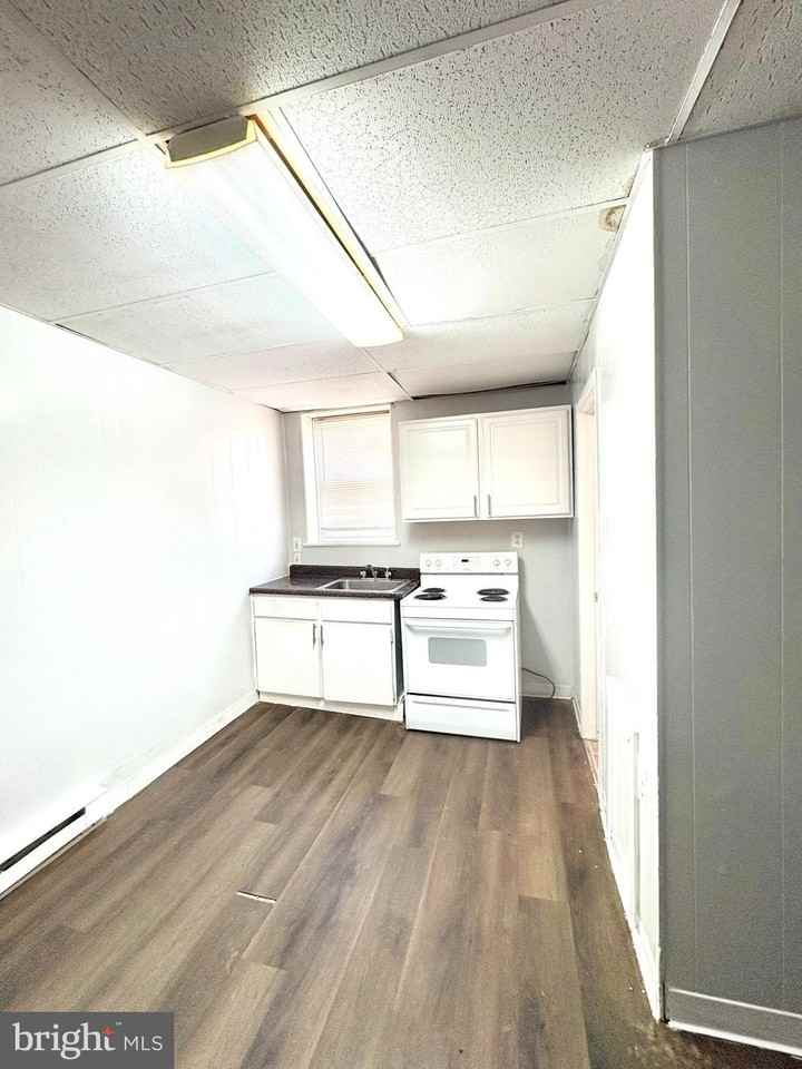 2097 Bridge St #2 - Photo 5 of 7