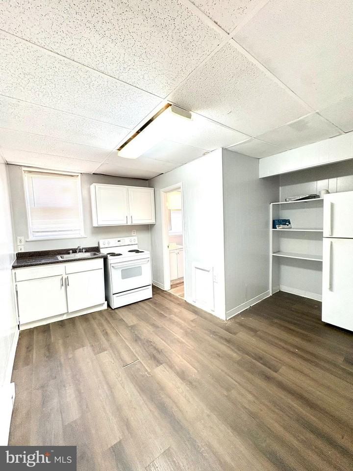 2097 Bridge St #2 - Photo 6 of 7