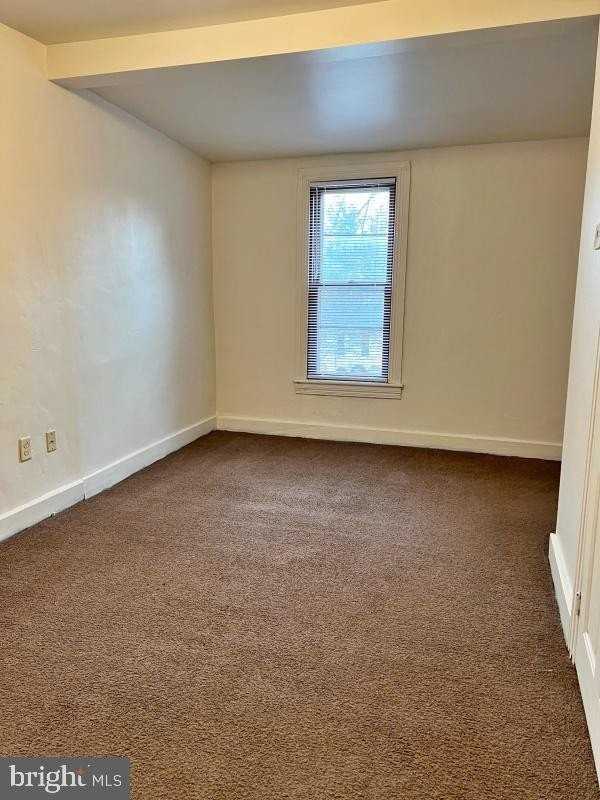 33 S Pleasant Ave #2ndFL - Photo 2 of 6