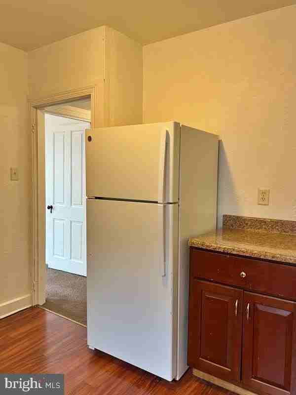 33 S Pleasant Ave #2ndFL - Photo 5 of 6