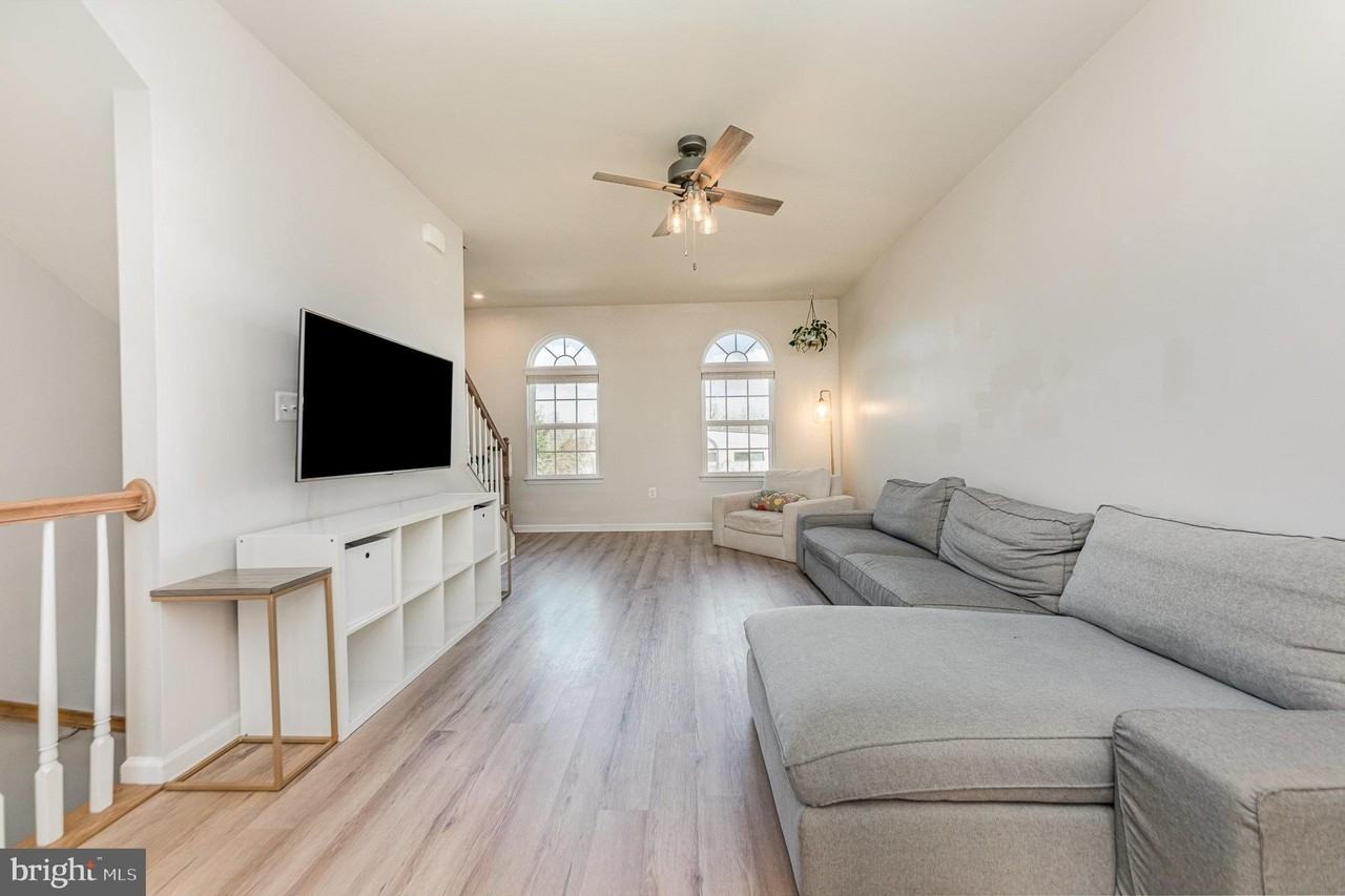 1208 Alum Spring Rd - Photo 4 of 23