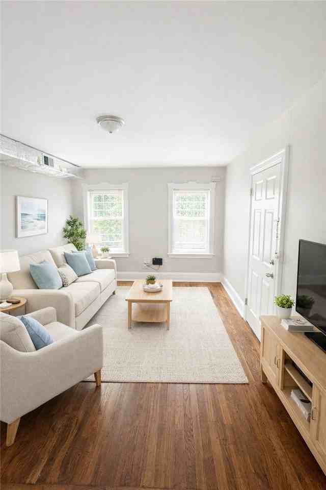 422 Pawtucket Ave - Photo 3 of 6