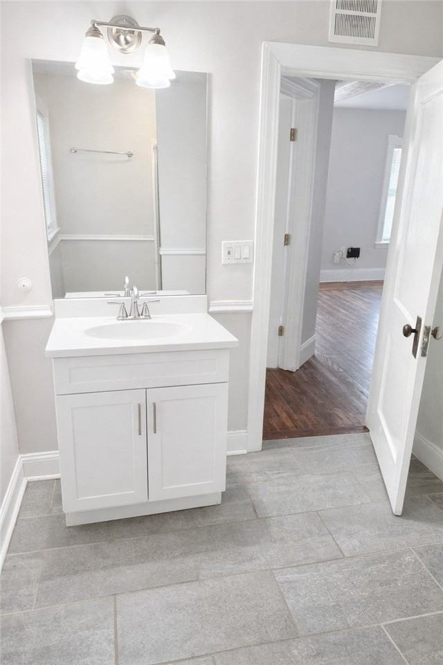 422 Pawtucket Ave - Photo 5 of 6