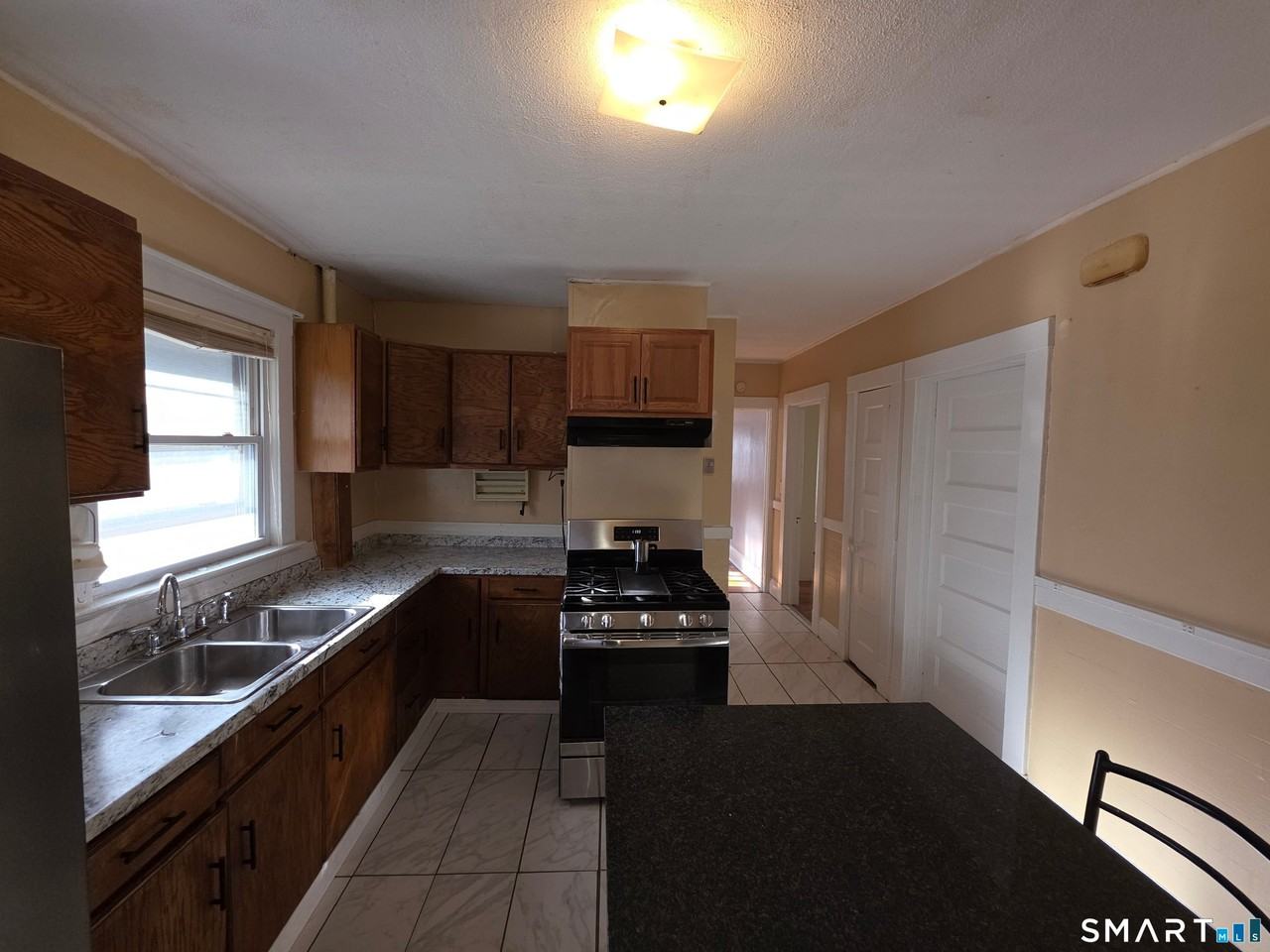 218 Grandview Ter 2nd Fl - Photo 7 of 14