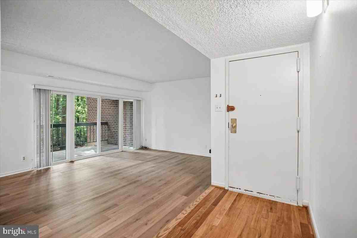 11805 Breton Ct #1A - Photo 3 of 22