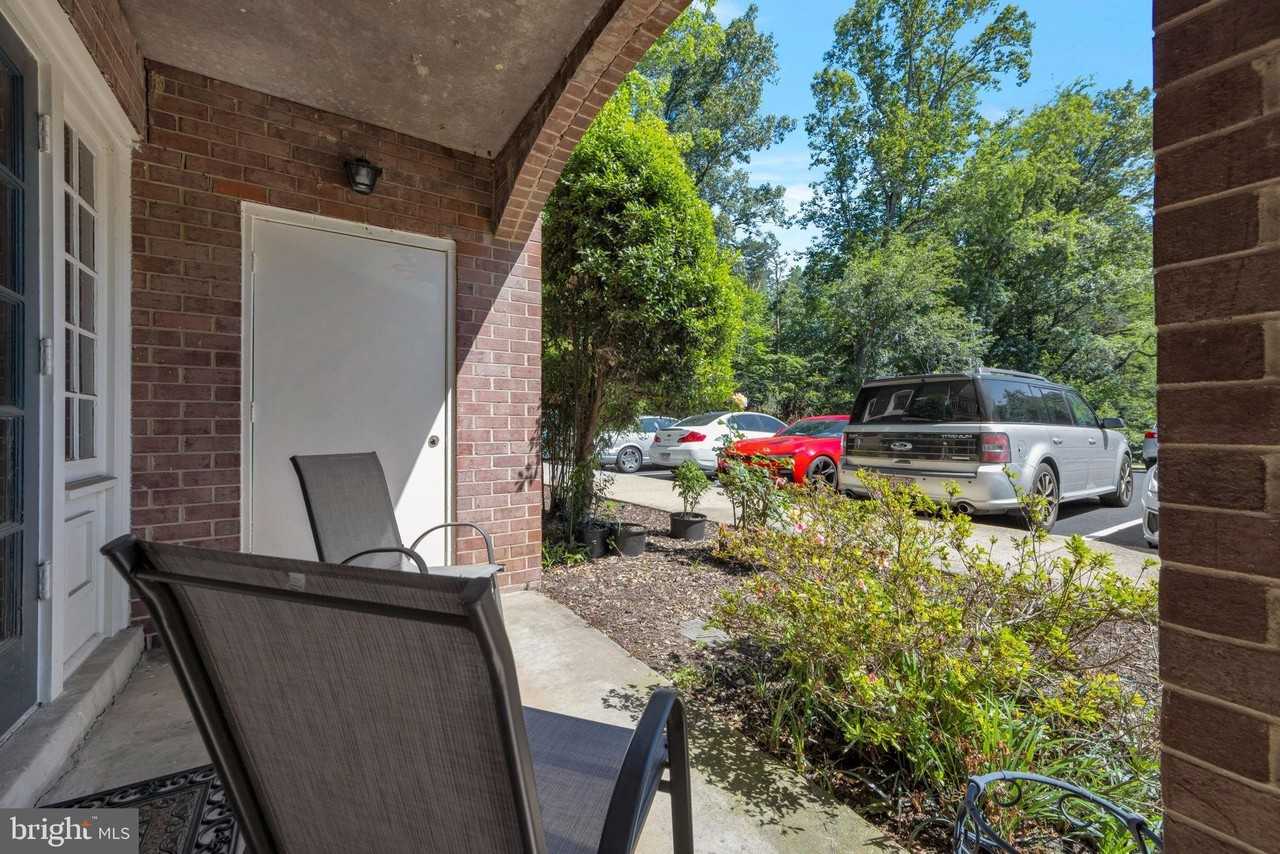 5904 Bayshire Rd Apt B #B - Photo 7 of 8