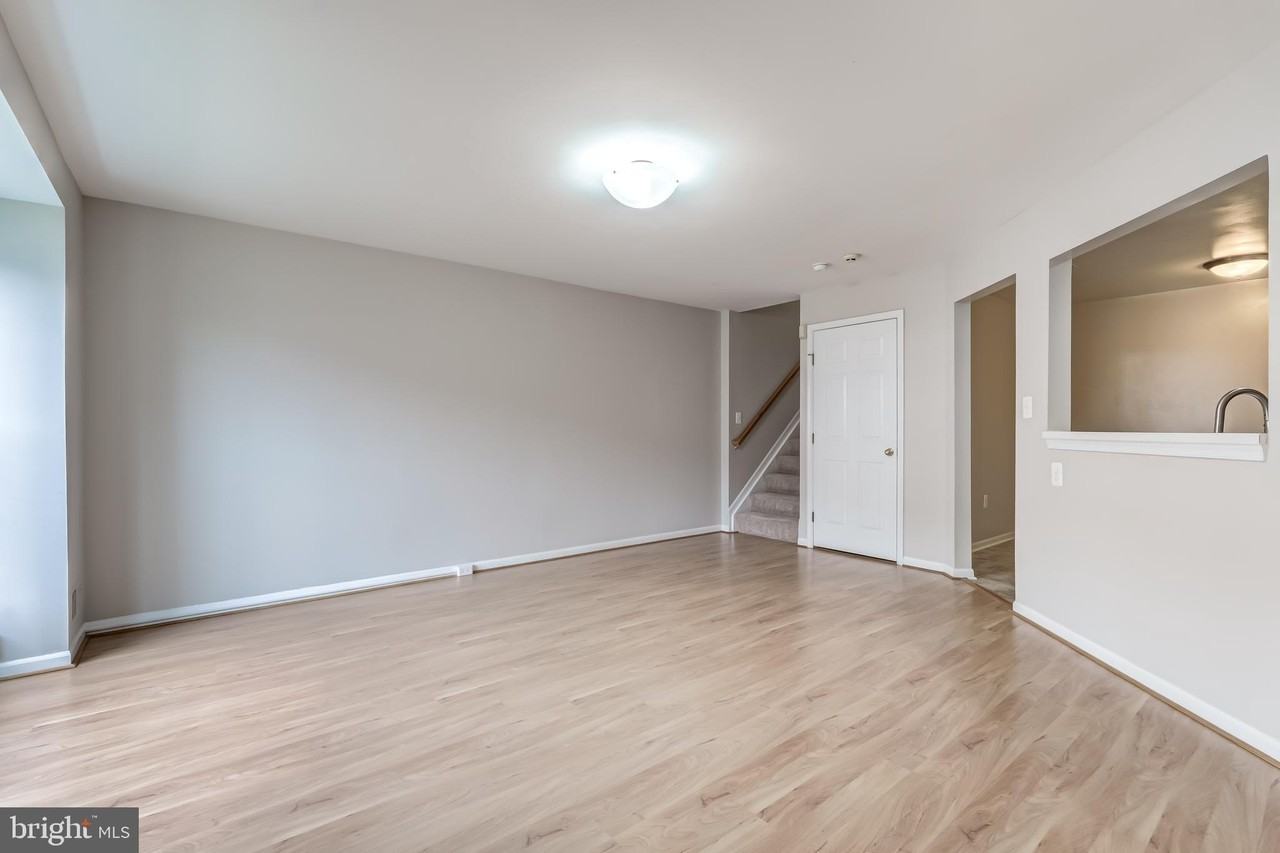 9225 Cardinal Forest Ln - Photo 6 of 24