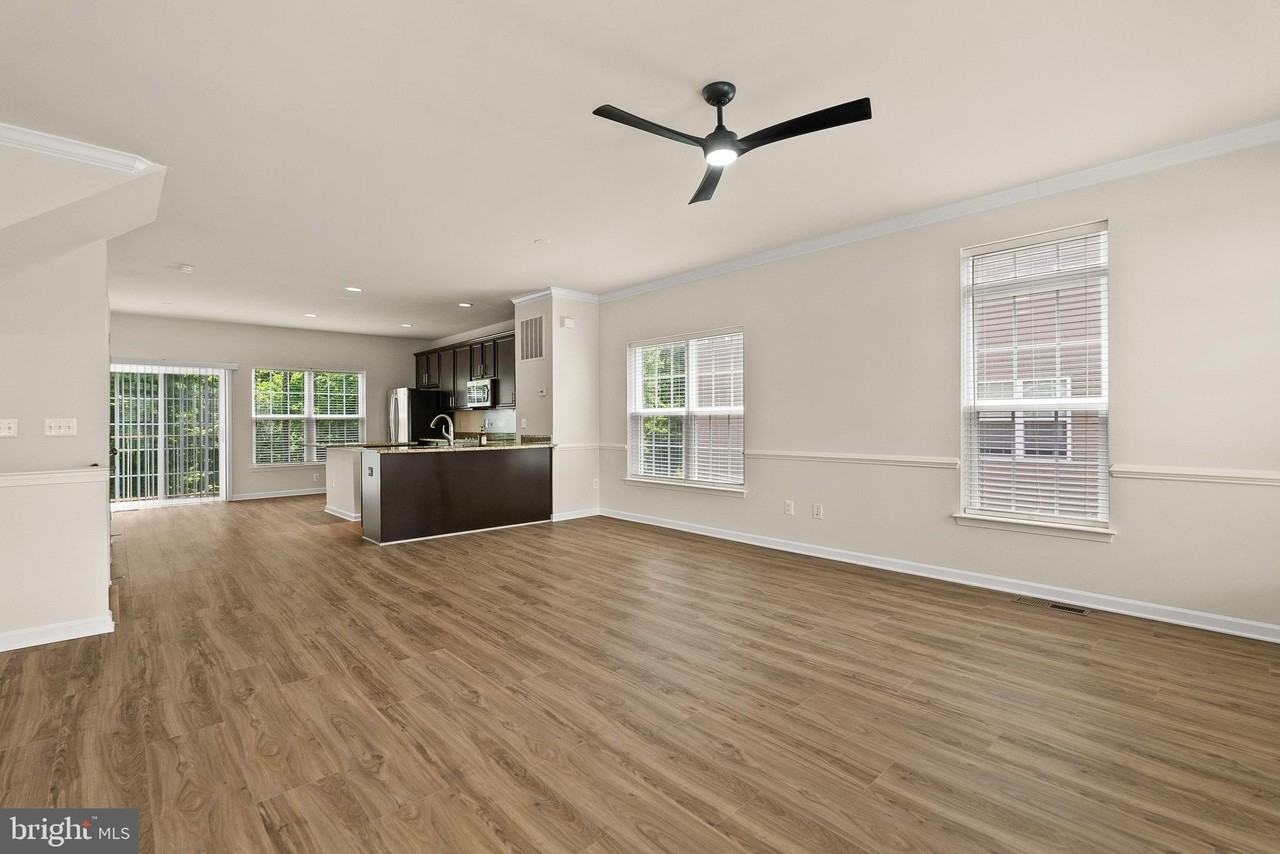 614 Savile Row Ter - Photo 6 of 28