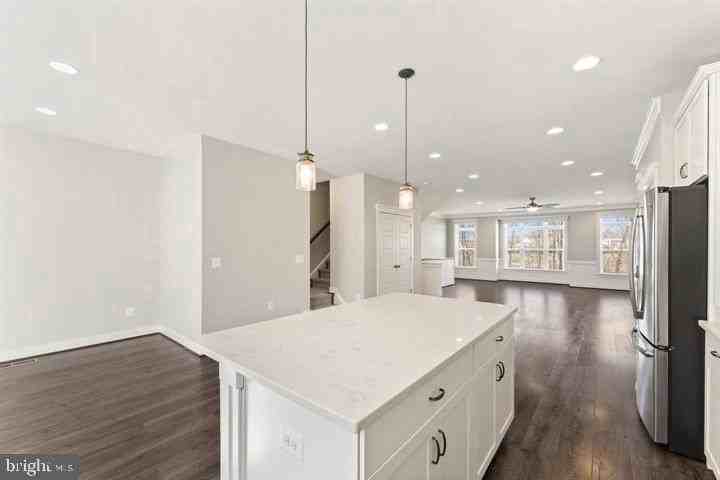 602 Savile Row Ter - Photo 2 of 30