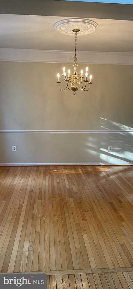 15518 Toddsbury Ln - Photo 5 of 48