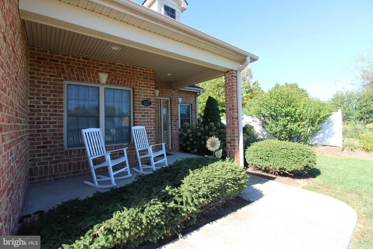 227 Donna Dr - Photo 7 of 10