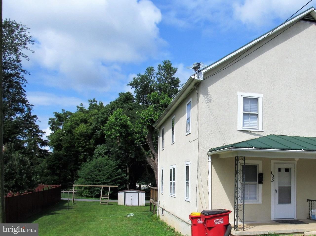 105 N George St - Photo 2 of 12