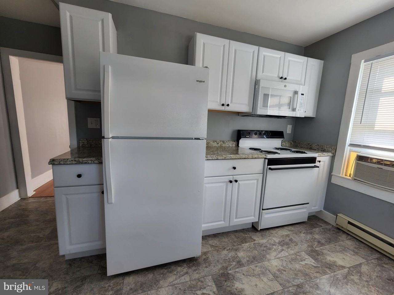 105 N George St - Photo 6 of 12