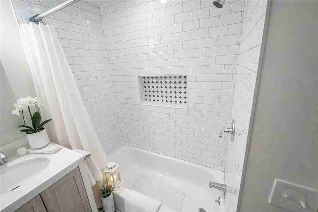 15 Rock St - Photo 6 of 10