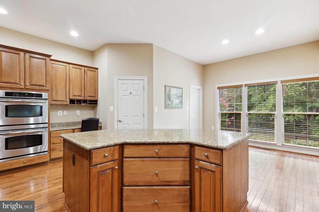 17205 Dewpoint Pl - Photo 5 of 50