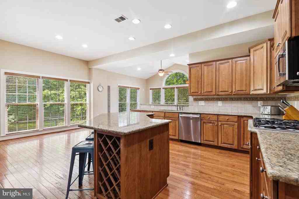 17205 Dewpoint Pl - Photo 6 of 50