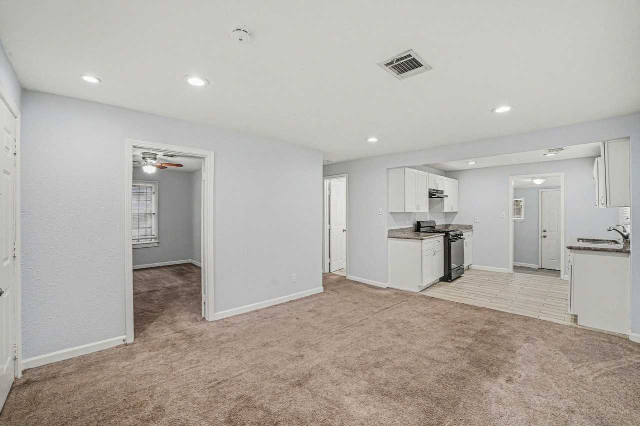 3107 Altoona St - Photo 6 of 18