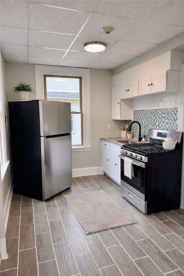 123 Cottage St - Photo 2 of 7