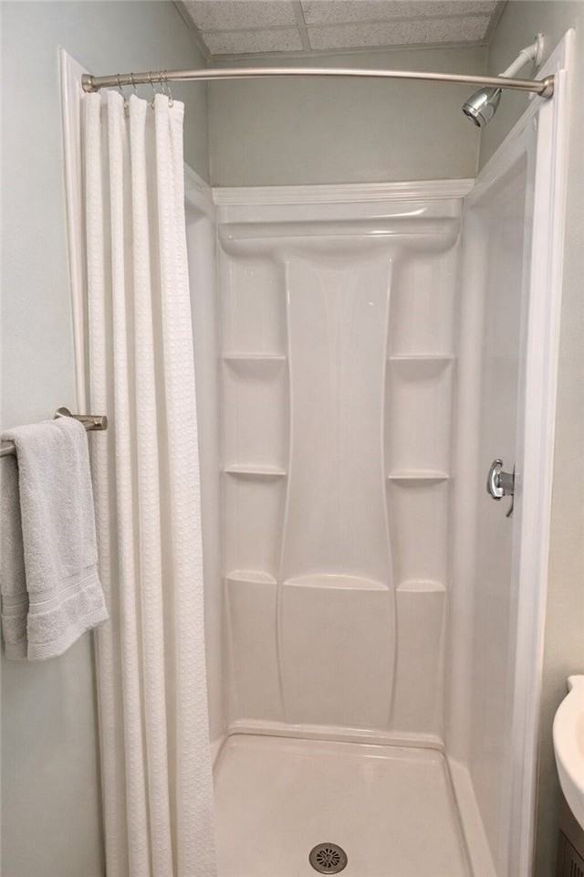 123 Cottage St - Photo 4 of 7