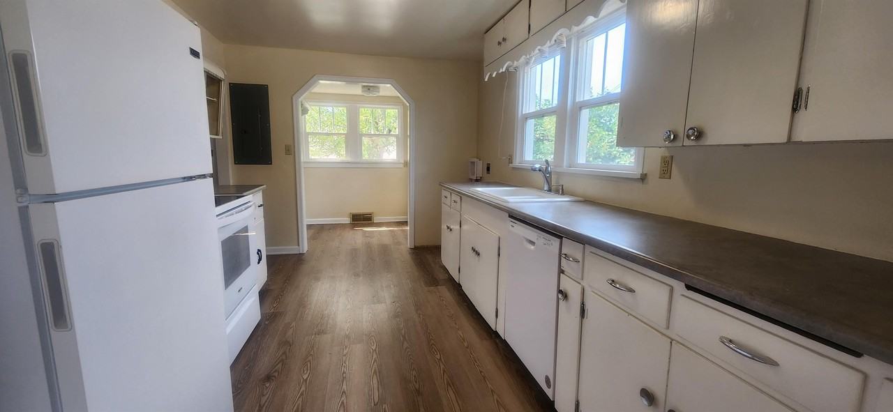 405 S 12th Ave - Photo 3 of 20