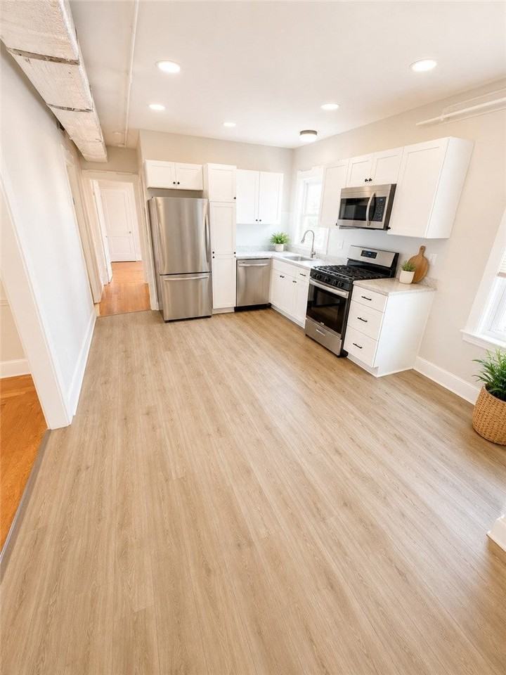 422 Pawtucket Ave - Photo 5 of 7