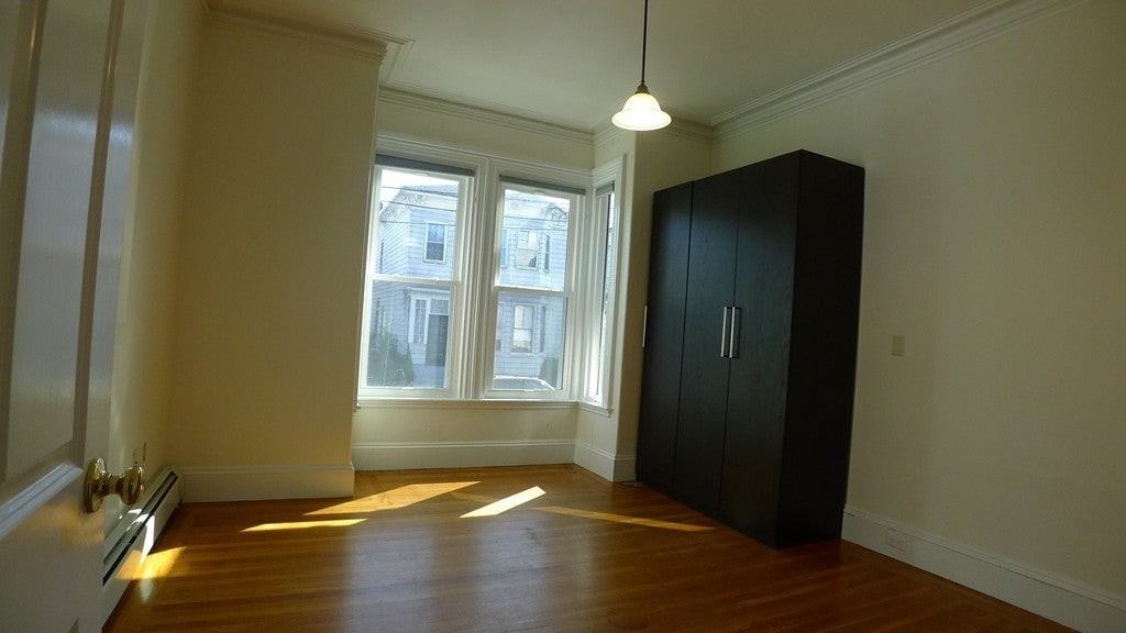 11 Grant St - Photo 5 of 12