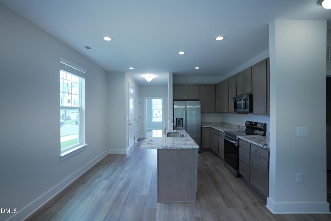 919 Hillman Ln - Photo 6 of 50