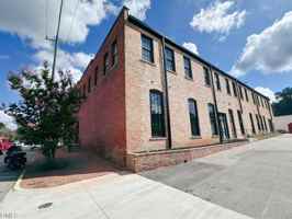 featured image of 201 S Main St