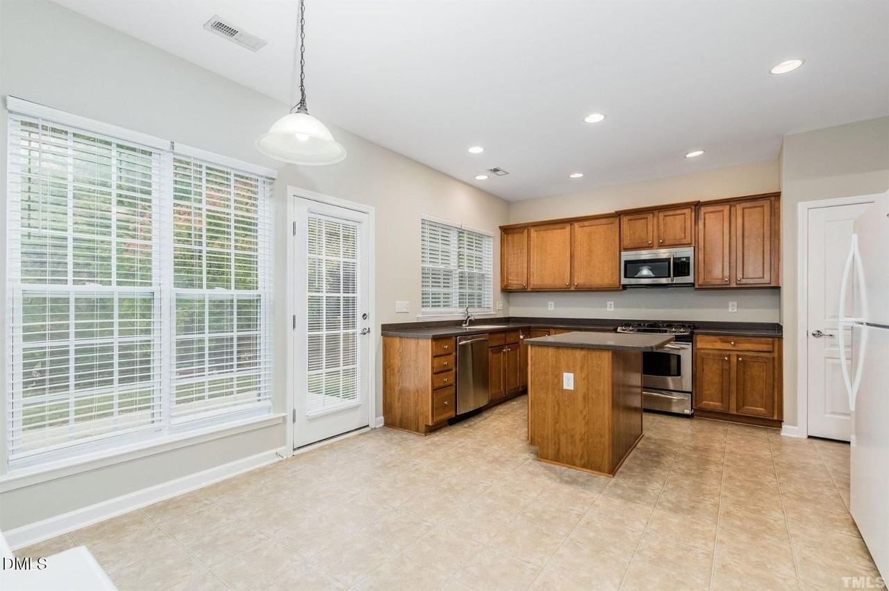 2101 Addenbrock Dr - Photo 3 of 22
