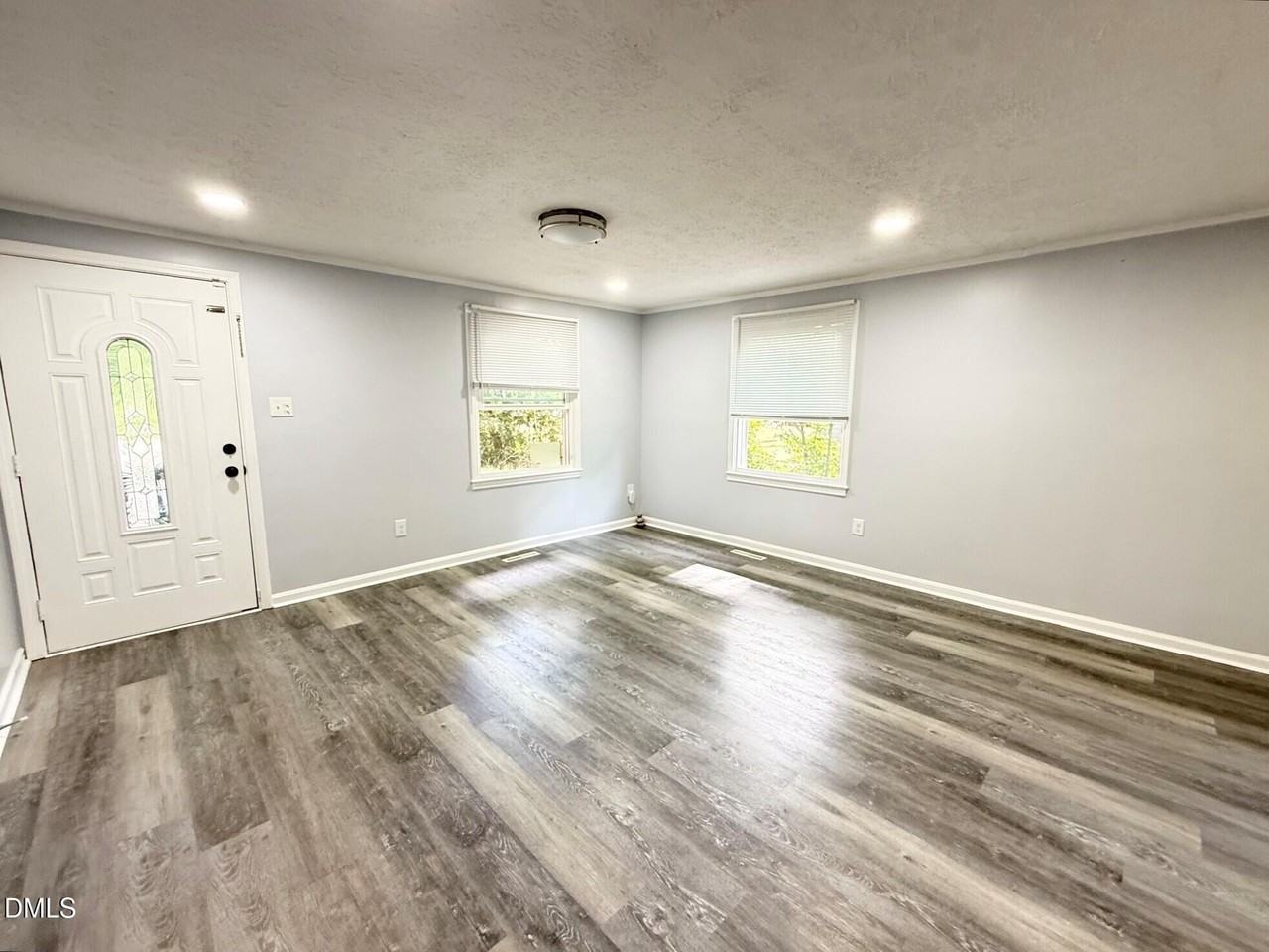 801 Carter Ave - Photo 3 of 25