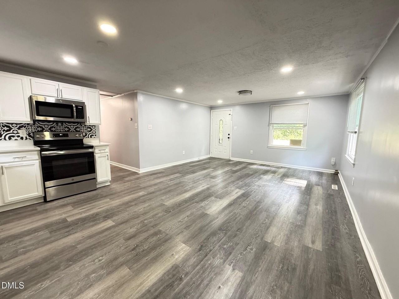 801 Carter Ave - Photo 5 of 25