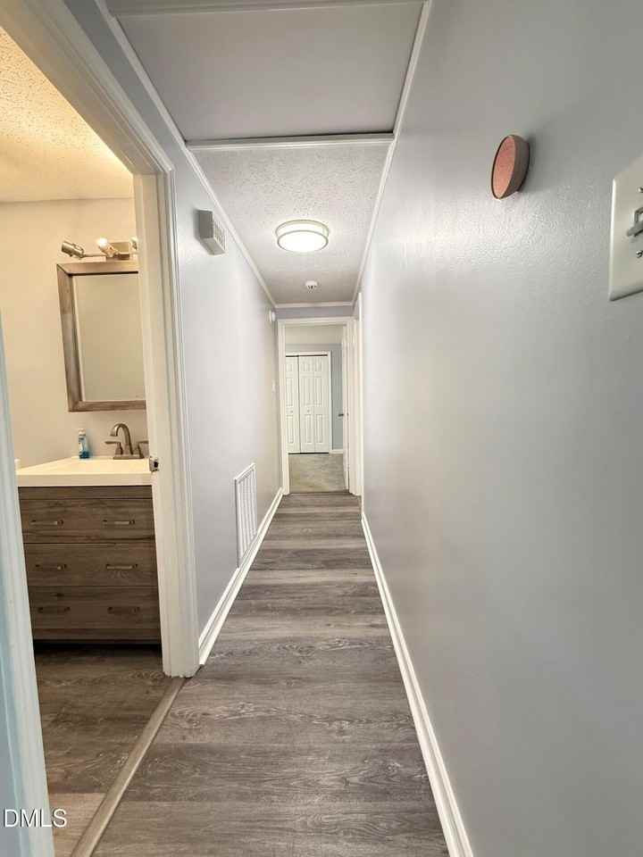 801 Carter Ave - Photo 6 of 25