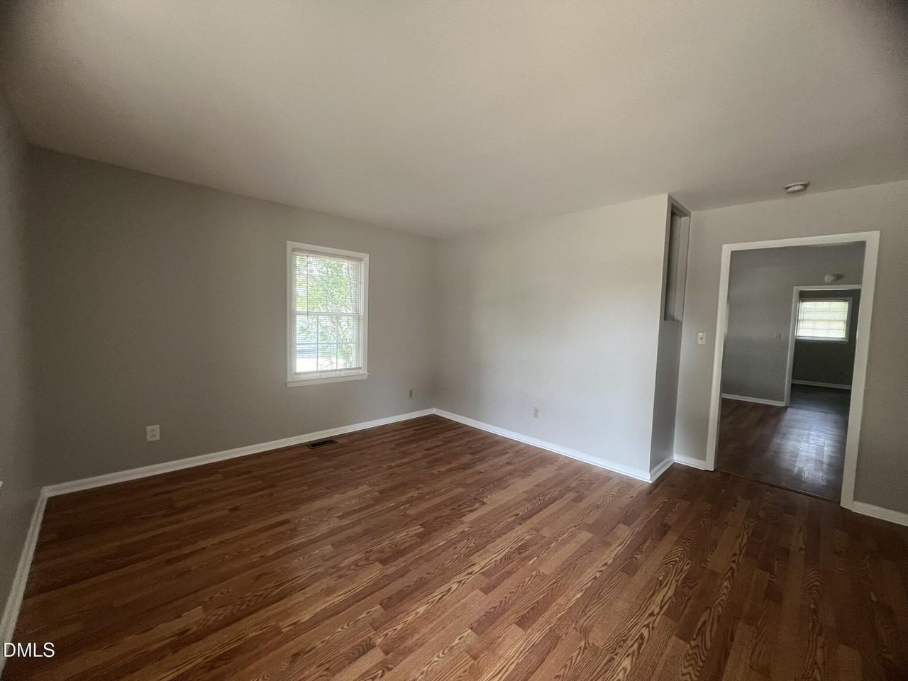 918 Durham St - Photo 3 of 13