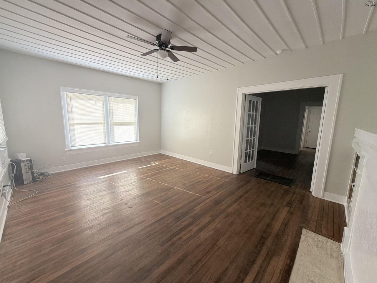 1721 Elizabeth Ave - Photo 4 of 10