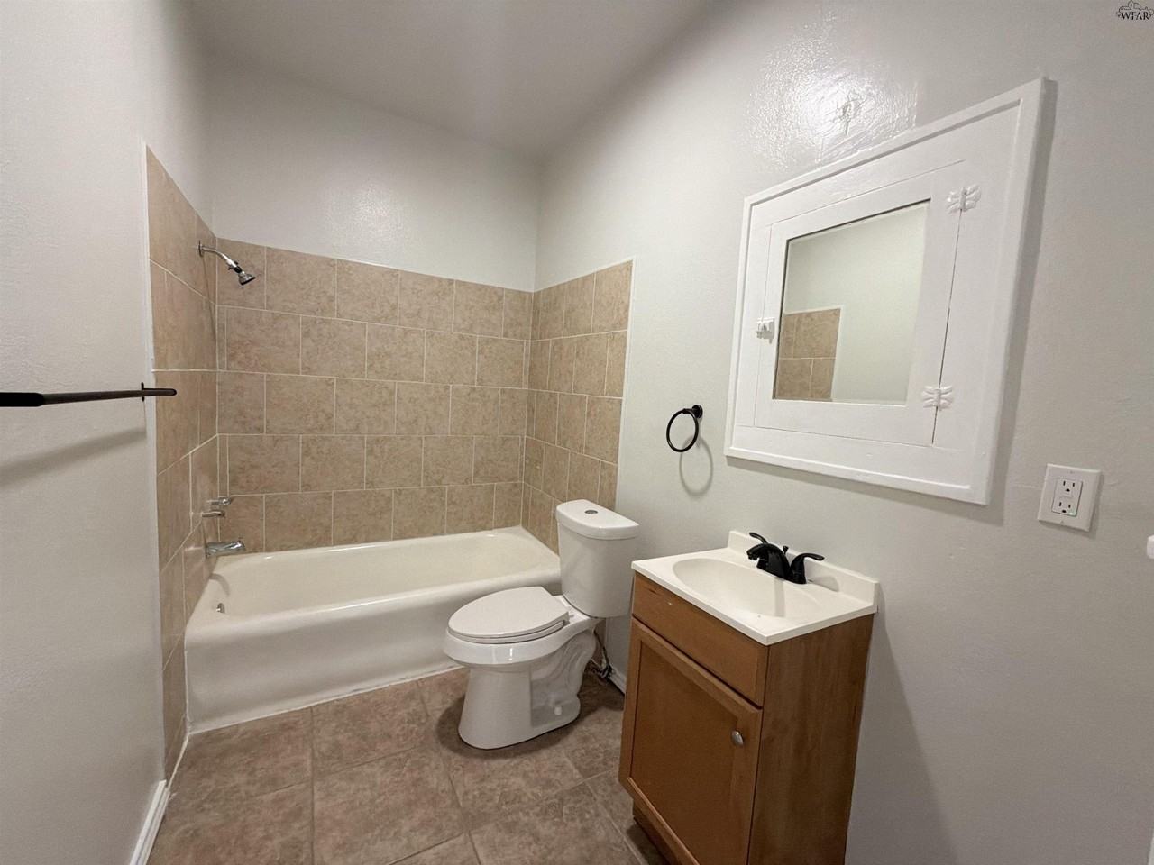 1721 Elizabeth Ave - Photo 6 of 10