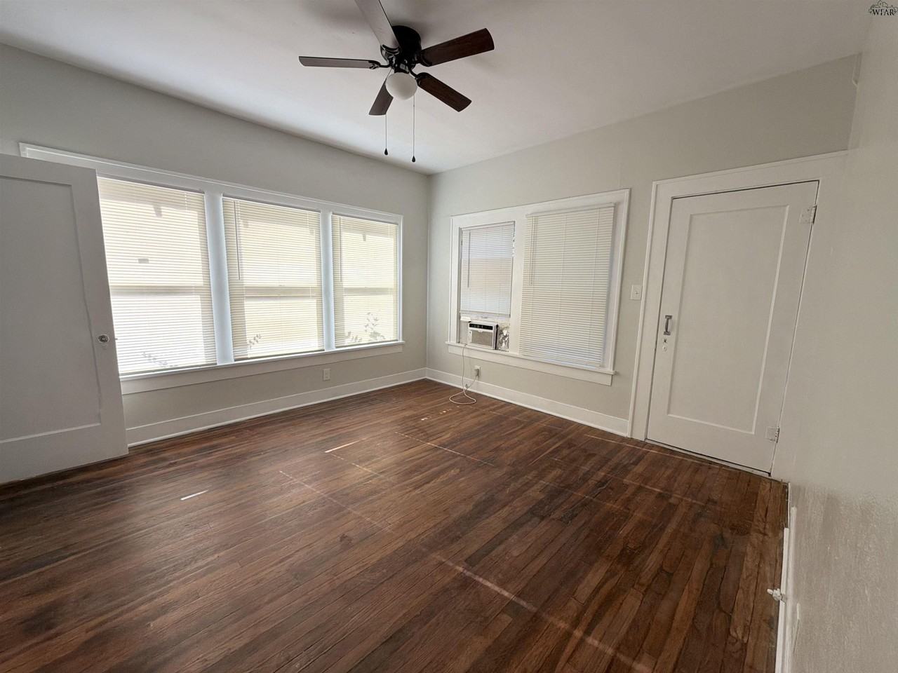 1721 Elizabeth Ave - Photo 7 of 10