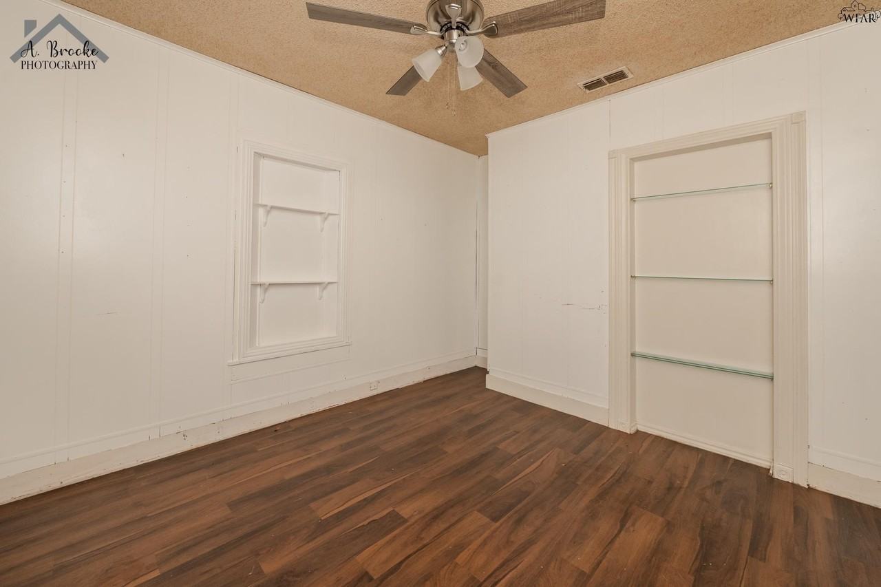 502 Marconi St - Photo 3 of 30
